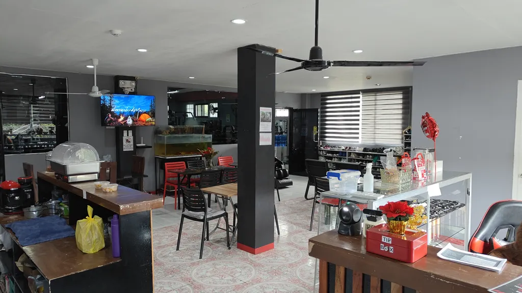 Community tables at TM Fitness Hub Bistro in Valencia, Negros Oriental