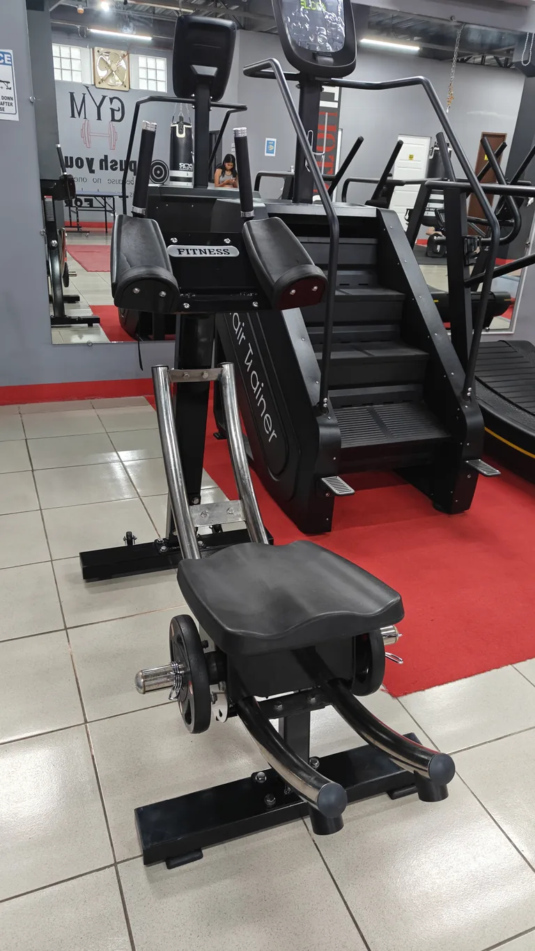 Abs coaster machine at TM Fitness Hub in Valencia, Negros Oriental