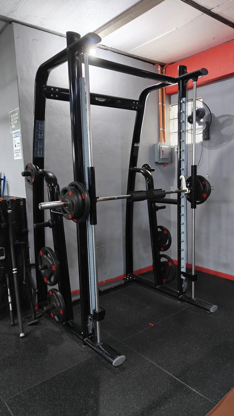 Smith machine at TM Fitness Hub in Valencia, Negros Oriental
